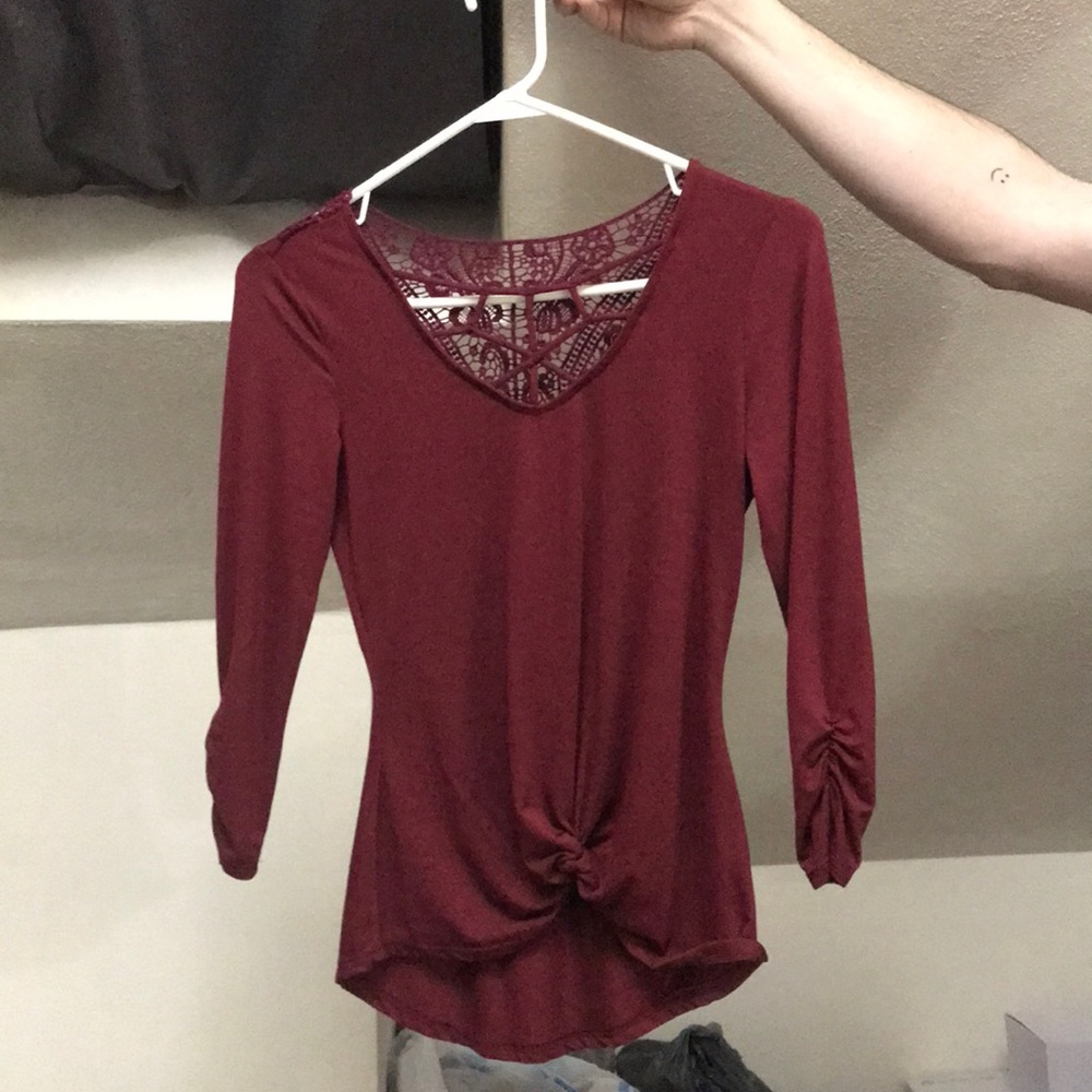 NoBoundaries brand 3/4 sleeve burgundy shirt